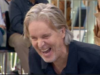 Jan Åge Fjörtoft sorgt für einen Lacher. Im Doppelpass vergleicht er Lennart Karls Aussage über Real Madrid mit seiner eigenen Vorstellung von seiner Frau und Heidi Klum.