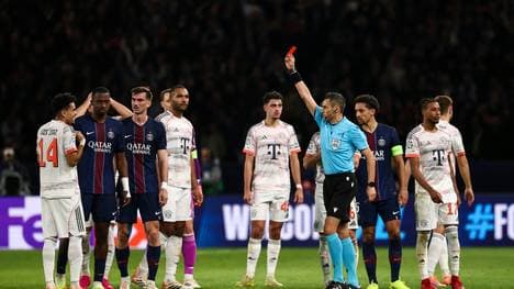 Brisanter Moment: Díaz sieht Rot