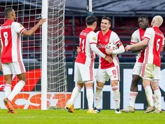 Kantersieg! Ajax vorzeitig Meister