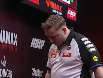 Martin Schindler verliert das Viertelfinale des European Darts Grand Prix denkbar knapp gegen Gerwyn Price mit 5:6. Der Iceman macht seinem Spitznamen alle Ehre und bleibt im Decider eiskalt.
