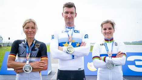 Matthias Schindler (Mitte) ist nun auch Europameister