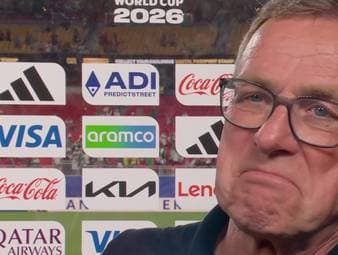 Ralf Rangnick fehlen nach dem ebenso spektakulären wie dramatischen Weiterkommen der Österreicher im Spiel gegen Algerien die Worte. Selbst der erfahrene Coach ist ob der Ereignisse fassungslos und findet alles "ein bisschen skurril".
