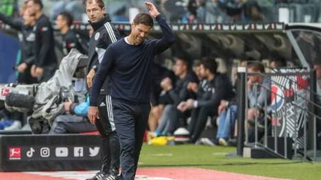 Frustriert: Xabi Alonso befindet sich schon nach seinem dritten Spiel als Bayer-Coach in der Krise