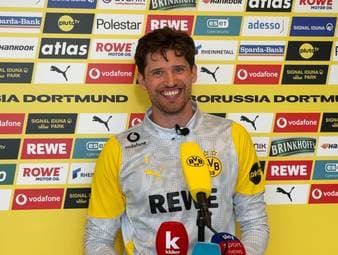 Die BVB-Spieler vertreiben sich ihre Freizeit viel mit Poker, Billiard und Tischtennis in Marbella. Keeper Gregor Kobel verrät, zu welcher Fraktion er gerne gehören würde. 