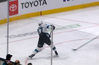 Deutscher NHL-Star mit Tor zum Genießen