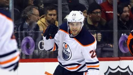 Edmonton Oilers v New York Islanders