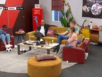 Die fünfte Folge SNICKERS Fan Talks zum Nachschauen: David Odonkor und Aaron Troschke schauen und diskutieren mit dem SPORT1 Team das EM-Spiel Belgien - Italien.