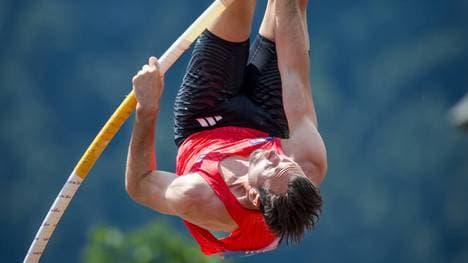 Niklas Kaul beim Stabhochsprung