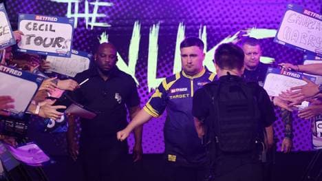 Luke Littler spielt im Achtelfinale gegen Jermaine Wattimena