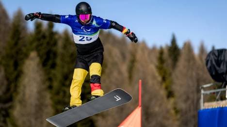 Christian Schmiedt auf seinem Snowboard