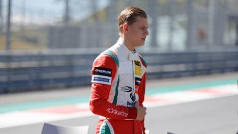 Mick Schumacher nennt seinen prominenten Vater Michael als Vorbild
