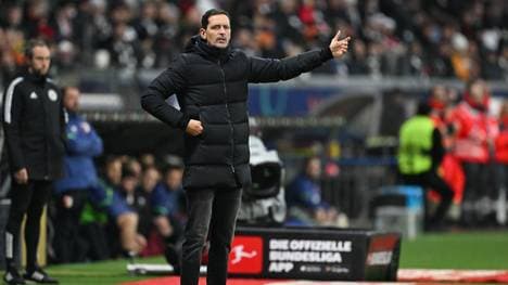 Frankfurt-Coach Dino Toppmöller muss im neuen Jahr dringend die Abwehr seiner Mannschaft stabilisieren!