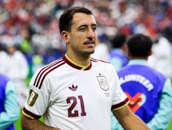 Mikel Oyarzabal ist nach dem 2:0-Sieg gegen Frankreich im WM-Halbfinale überglücklich. Der Torschütze lobt den unglaublichen Zusammenhalt der spanischen Mannschaft auf dem Weg ins Finale.