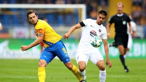 Eintracht Braunschweig v FC Erzgebirge Aue - Second Bundesliga