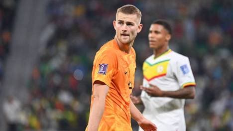 Matthijs de Ligt saß im zweiten Gruppenspiel der Niederlande nur auf der Bank