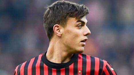AC Milan's Italian forward Daniel Maldini looks on during the Italian Serie A football match AC Milan vs Verona on February 2, 2020 at the San Siro stadium in Milan. (Photo by Miguel MEDINA / AFP) (Photo by MIGUEL MEDINA/AFP via Getty Images)