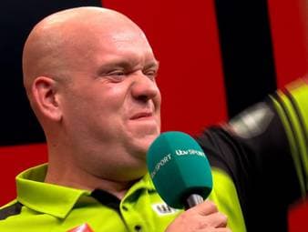 Nach seinem Sieg bei den World Series of Darts Finals feierte Michael van Gerwen mit dem niederländischen Publikum.