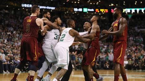 Marcus Smart und J.R. Smith waren schon in den Conference Finals letzte Saison aneinander geraten