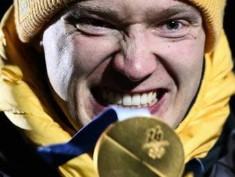 Gold-Rodler drückte den Kanzler weg