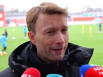 Bayer 04 Leverkusen reist für das Hinspiel der Champions-League-Play-offs nach Griechenland zu Olympiakos Piräus. Das Team von Trainer Kasper Hjulmand ist auf eine Revanche aus.