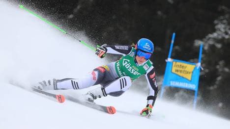 Petra Vlhova führt den Gesamtweltcup an