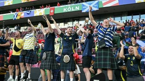 Schottland-Fans mit Kilt und Tasche, hier bei der EM in Köln