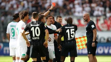 Frankfurt-Profi Jetro Willems erhielt gegen Bremen die Rote Karte