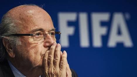 Blatter bezeichnet WM-Vergabe an Katar als "Irrtum"