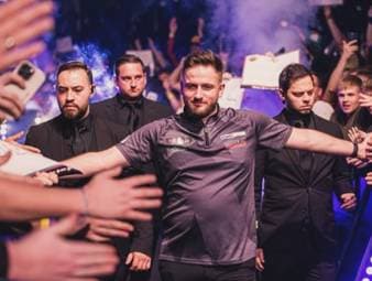 Dieser Deutsche eröffnet die Darts-WM 2026