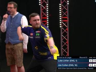Luke Littler sorgt mit dem Big Fish für das nächste Highlight bei den German Darts Grand Prix in München.