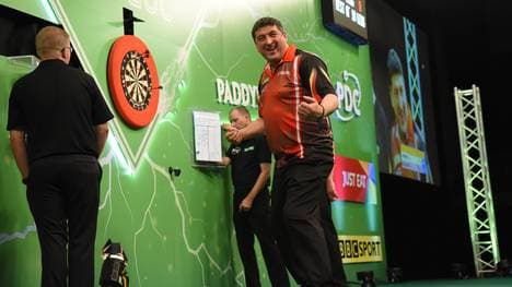 Mensur Suljovic eilt bei der Champions League of Darts weiter von Sieg zu Sieg