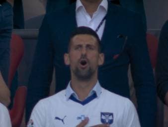 Aufgrund minimaler Entscheidungen scheidet Serbien aus dem UEFA EURO 2024 aus - auf der Tribüne schaut Tennis-Star Novak Djokovic zu. 