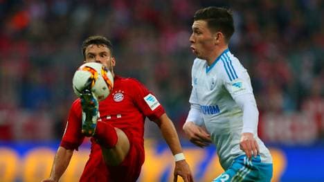 Höjbjerg (r.) will nächste Saison weder das Trikot des FC Schalke, noch des FC Bayern tragen