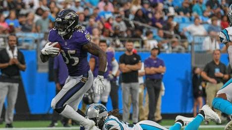 Running Back Gus Edwards bekam beim Rekord-Sieg gegen die Panthers viermal dne Ball überreicht