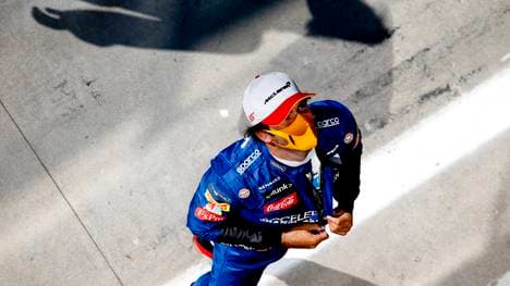 Carlos Sainz wechselt in der nächsten Saison zu Ferrari