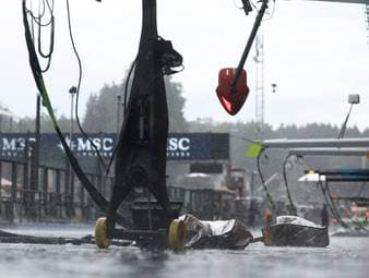 Chaos-Rennen in Spa abgebrochen