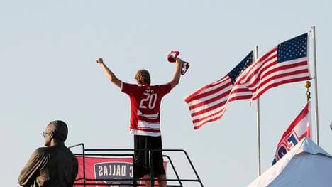 Dirk Nowitzki beim Spiel des FC Dallas im Jahr 2012