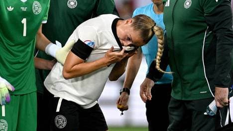 Giulia Gwinn hat sich offenbar schwer am Knie verletzt