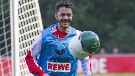 Die lustigen Bälle sorgen trotz der sportlich prekären Lage für Spaß im Kölner Training