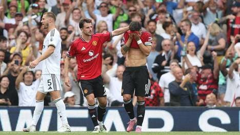 Bruno Fernandes (r.) verschoss gegen den FC Fulham einen Elfmeter