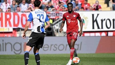 Tanguy Nianzou (r.) wartet noch auf den endgültigen Durchbruch bei den Bayern