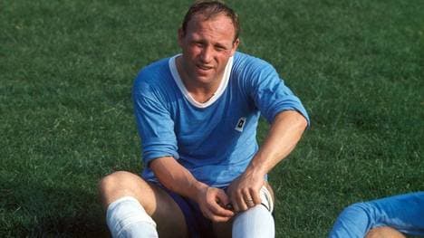 Uwe Seeler riss sich im Februar 1965 die Achillessehne