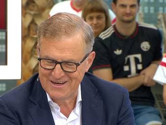 Bayern-Boss Jan-Christian Dreesen spricht im FIROCKX Doppelpass Klartext über Michael Olise. Dabei geht es um die angeblichen Angebote in der Sommerpause und die Bedeutung des Franzosen für den FC Bayern.