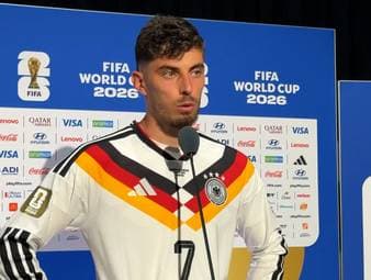 DFB-Stürmer Kai Havertz adelt nach dem Kantersieg gegen Curacao gleich mehrere seiner Teamkollegen und kommt aus dem Schwärmen nicht mehr raus.