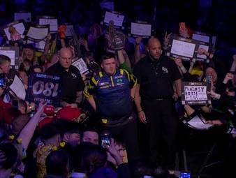 Nachdem Luke Littler mit Buhrufen und einem Pfeifkonzert bei der Premier League in Newcastle empfangen wurde, schoss der 18-Jährige in seiner Instagram-Story zurück.