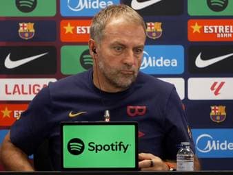 Nach der überraschenden Pleite von Real Madrid äußert sich Hansi Flick auf der Pressekonferenz. Mitleid hat der deutsche Trainer nicht. So ist er eben, der Fußball.
