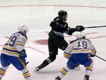 JJ Peterka gewinnt mit den Utah Mammoth gegen seinen Ex-Klub, die Buffalo Sabres. Der Deutsche glänzt mit einem Treffer und einer Vorlage.