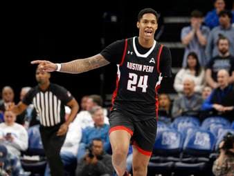 Einarmiger mischt College-Liga auf