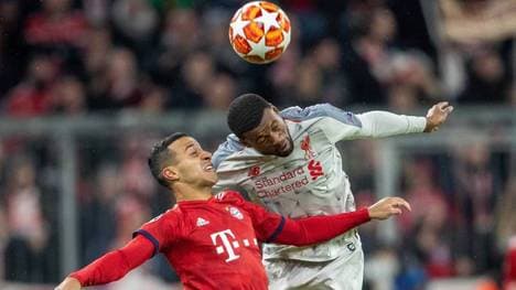 Gini Wijnaldum (r.) könnte den FC Liverpool verlassen, um Platz für Thiago zu schaffen