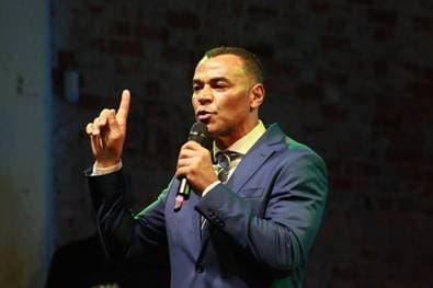 Kein Trainer: Brasilien-Legende schlägt Alarm